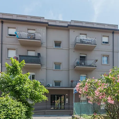 Appartamento Moderno Bilocale A 90m Dal Mare Con Posto Auto - Cinzia Rimini