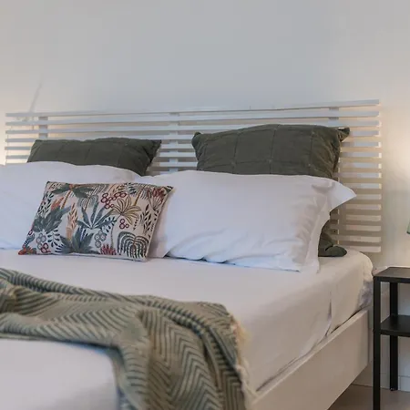 Apartamento Moderno Bilocale A 90m Dal Mare Con Posto Auto - Cinzia Rímini