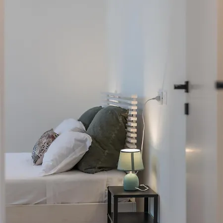 Moderno Bilocale A 90m Dal Mare Con Posto Auto - Cinzia * リミニ