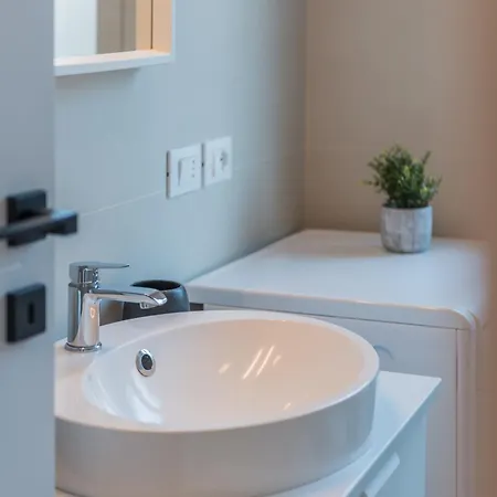 アパート Moderno Bilocale A 90m Dal Mare Con Posto Auto - Cinzia リミニ